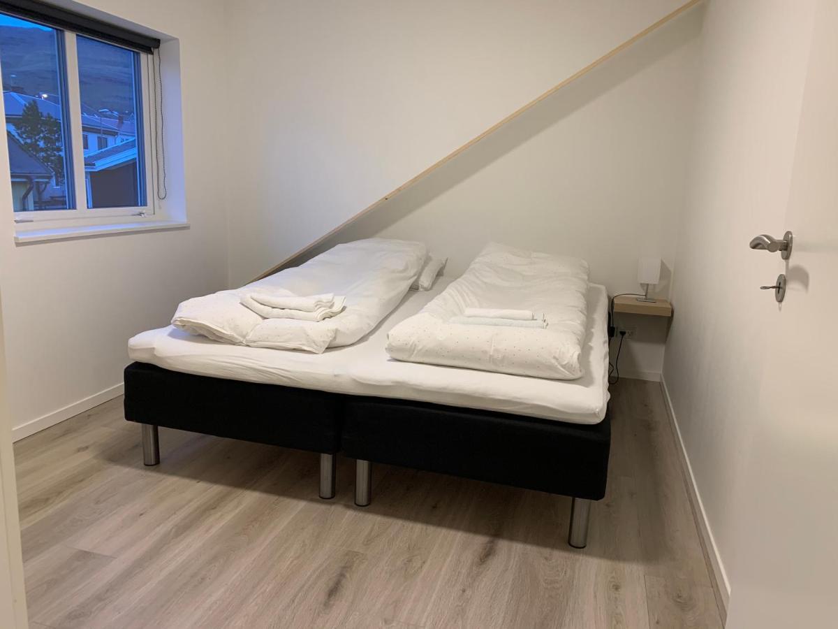 Spacious Apartment On N.P.Gota 8A, Klaksvik Bagian luar foto